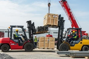 Đánh Giá Xe Nâng Dầu Mitsubishi vs Toyota: Dòng Nào 