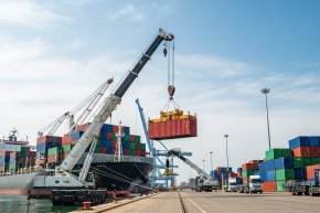 Cho Thuê Xe Nâng Tại Bà Rịa – Vũng Tàu: Phục Vụ Cảng Cái Mép & KCN Phú Mỹ