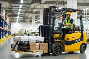 Case Study: Thuê Xe Nâng 1.5 Tấn Tiết Kiệm 120 Triệu/Năm Cho Xưởng Giày Da Tại Quận 12