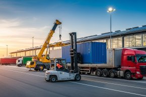 Nên Thuê Hay Mua Xe Nâng? Bài Toán Khấu Hao & Dòng Tiền Cho SMEs