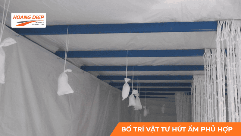 bố trí vật tư hút ẩm khi đóng hàng bao