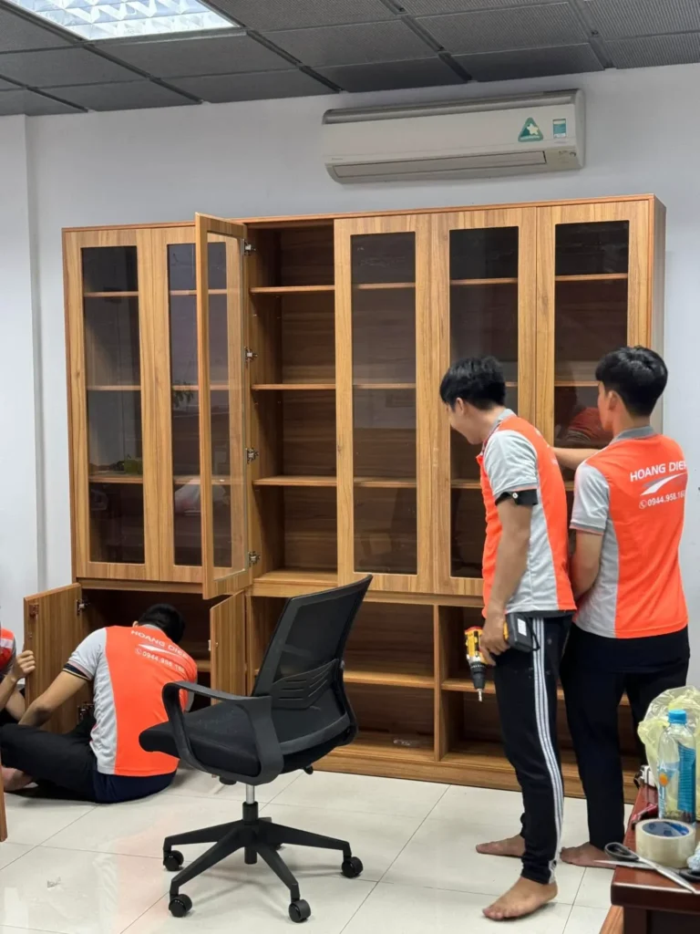 Tháo lắp tủ hồ sơ khi chuyển văn phòng đảm bảo an toàn tài sản