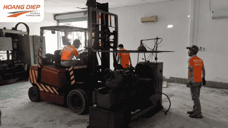 Hoàng Diệp thực hiện di dời máy móc thiết bị tại Trảng Bàng