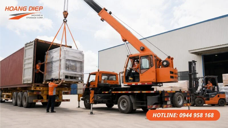 Hoàng Diệp đóng rút container thiết bị nặng