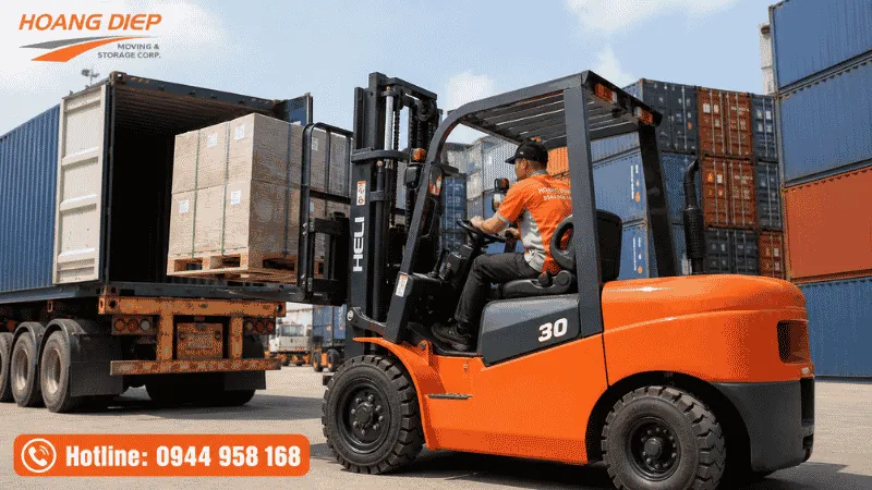 thuê xe nâng uy tín tại Nâng hạ & Vận Tải Hoàng Diệp 