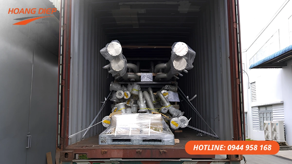 Đóng rút thiết bị công nghiệp từ container, phục vụ đóng rút container hàng máy móc, thiết bị nặng và hàng nhập khẩu cho nhà xưởng.