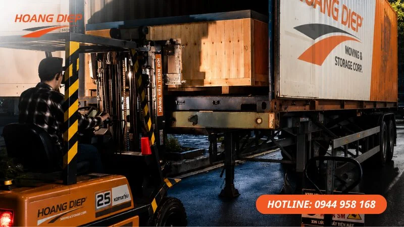 Vận tải Hoàng Diệp cung cấp dịch vụ đóng rút container giá rẻ TPHCM