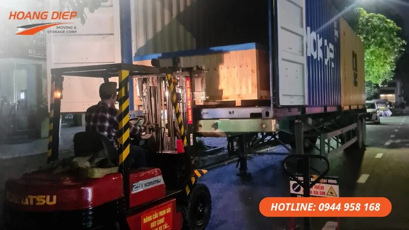 Hoàng Diệp thi công đóng rút container ngoài giờ, phục vụ 24/7