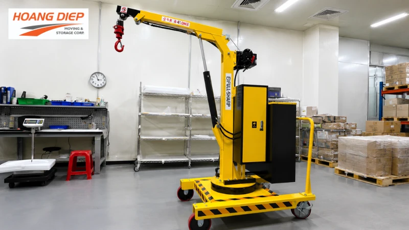xe cẩu mini đường dùng trong các nhà xưởng