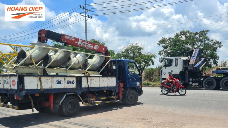 xe cẩu của Hoàng Diệp thi công đề có giấy phép đầy đủ