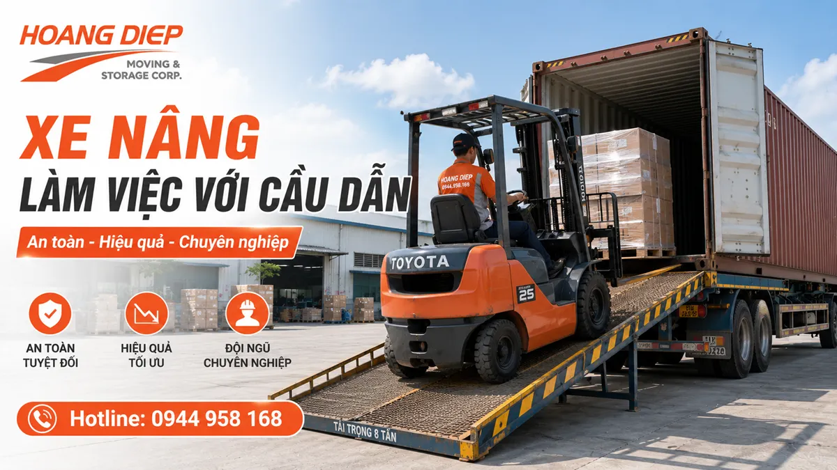 Cầu dẫn container giúp xe nâng rút hàng pallet tại kho không có dock